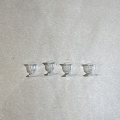 1960s Set of 4 Clear Plastic Dollhouse Glasses, Round Mini Drinkware – Lot 30￼
