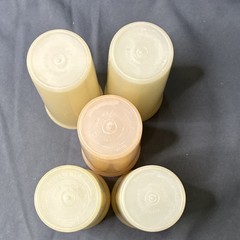 Set of 5 Vintage Beige & Light Peach Plastic Tumblers, 4..50″ Tall, 2.25″ Dia.