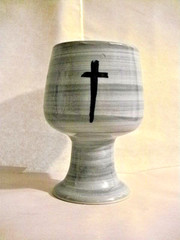NOS LOUISVILLE STONEWARE CHALLIS GOBLET 6″ BABY BLUE CROSSES KENTUCKY HANDS MARK