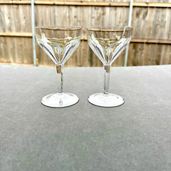 2 Crystal Glasses – Cut Panel Design / Elegant Crystal Glasses Rounded Cut Panel
