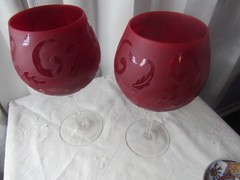2 Coldwater Creek Red Etched Copa Balloon Wine Glasses Scroll & Leaf