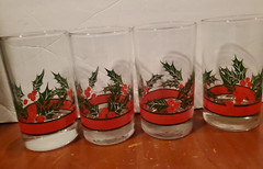 Vintage Libbey Glasses Tumblers Set of 4 Holly Berry & Red Ribbon, 5″ Tall