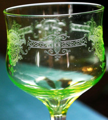 Antique NEEDLE ETCHED GREEN URANIUM GLASS Wine Goblet Clear Bubble In Stem c1900