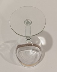 MCM Wine Glass with Decorative 24K Gold Leaf Band, 9 oz 7″T Vintage 1950s
