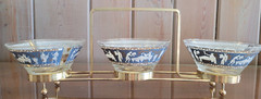 Cera Glass Etruscan Frieze – 3 Glass Serving bowls in Gold Stand with Handle