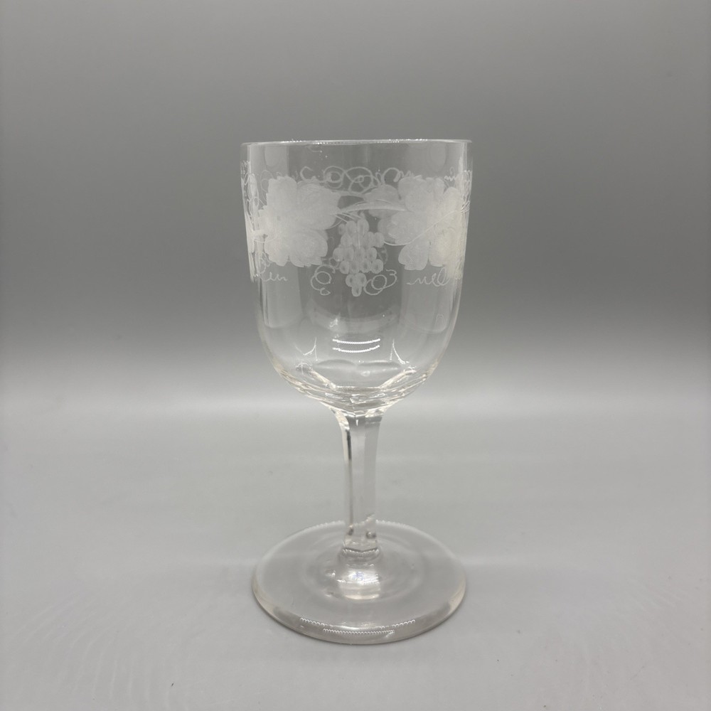 Early Gunderson Pairpoint Grapes 5″ Wine Glass Engraved Vines Paneled Stem C