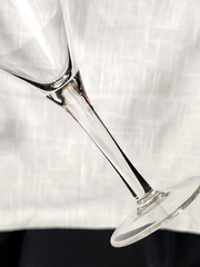 VINTAGE V SHAPED CORDIAL GLASSES – MAKER UNKNOWN – (7)