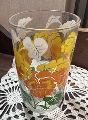 Vintage Floral Drinking Glasses Tumblers Pansies – Set of 6 with Wicker Holder