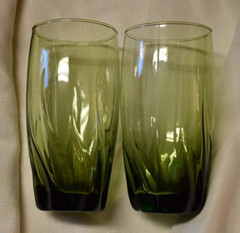 ANCHOR HOCKING STARFIRE/CENTRAL PARK (2) Vintage Olive Green Glasses Tumblers