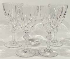 Royal Crystal Rock LINEA Gala RCR Wine Glasses Faceted Ball Stem 6 3/8″T, ITALY