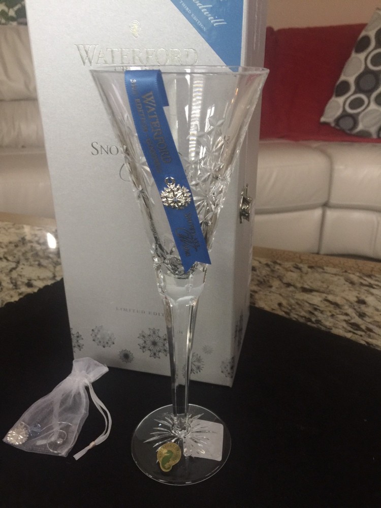 WATERFORD CRYSTAL XMAS SNOWFLAKE WISH GOODWILL FLUTE #154363