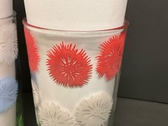 Vtg Kraft Swanky Swig Flowers Juice Glasses Set of 2 Bachelor Button 1 Red 1 Blu