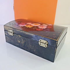 Short Etched Champagne Flutes Button Base in VTG Hinged Plastic Decoupage Box