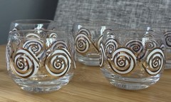 Vintage Mid Century Modern Set of 6 Roly Poly Glasses White Gold Swirls Atomic
