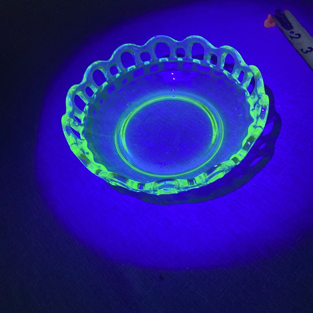 Uranium Glass Lace Edge Apple Green Glass 7” bowl, 2” deep GLOWS Uranium