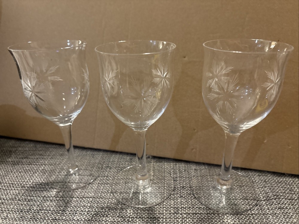VTG Cut and Etched Starburst Crystal 5″ Crystal Wine Glasses (3)- Read