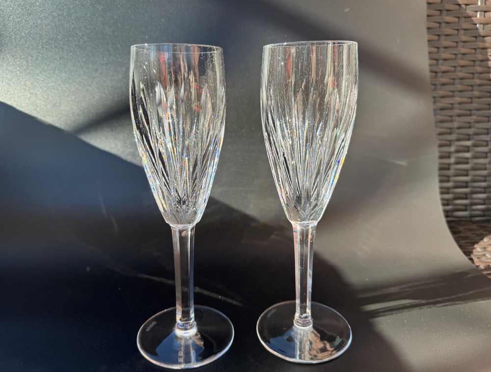 Gorgeous Pair of WATERFORD CRYSTAL Carina Fluted Champagne Glasses 8 1/2, MINT