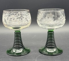 French Luminarc Emerald Green Beehive Stem Grape Etch Coordinating Wine Glasses