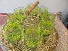 Flower Power 60″s 70″s 7 Roly Poly Glasses w /Caddy Green Yellow Daisies