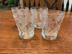 Laura Glassworks Daisy Floral 4″ tall Double Old Fashioned Tumblers (set of 4)