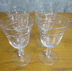 Set of 4 – Crystal Wine Glasses – Footed, Flared, Cut Glass – Leaf Design – 6″