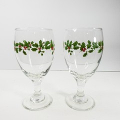 Christmas Wine Water Glasses Goblets Festive Holly Berry Set of 2