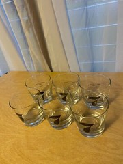 Set of 6 Clear Drink Glasses 3-1/4″ Tall Number 7 Type Lettering Graphic Logo