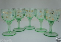 VINTAGE GREEN WINE GLASS/GOBLET GOLD RIMS HAND PAINTED/ENAMELED OPTIC SET OF 5