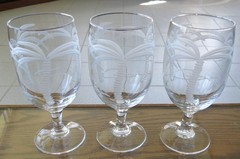 3 ROLF GLASS CRYSTAL PALM TREE ETCHED 7″ PEDESTAL ICED TEA GOBLETS – EXCELLENT!