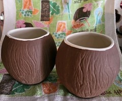 Trader Vic’s Coconut 🥥 2 Glass Set!! Coconut Cups Tropical Hawaiian~ FUN!