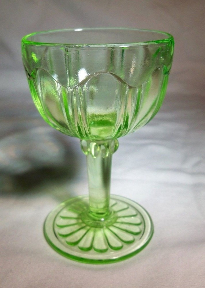 HOCKING GLASS CO. COLONIAL KNIFE & FORK GREEN 4″ TALL 3-OUNCE COCKTAIL GOBLET!