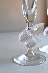 Set 2 Flutes Blown Clear Glass Raspberry Motif Cordial Aperatif Schnapps Sipping