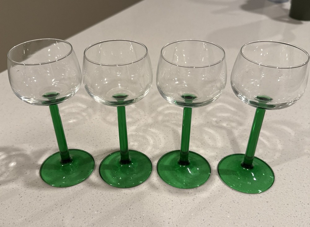 Vintage LUMINARC Emerald Green Stem Wine Glasses 4 Made in France