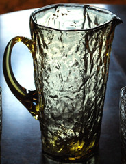 Vtg Set MORGANTOWN TOPAZ CRINKLE GLASS 4 Flat Tumblers & 1 Large 60 oz Pitcher