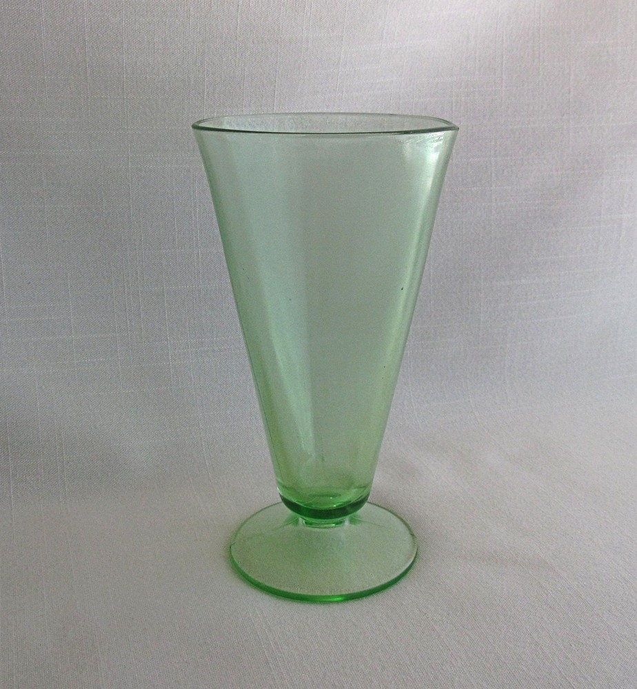 Vintage Green Uranium Depression Glass Footed Tumbler Drinking Glass 6″ Glows
