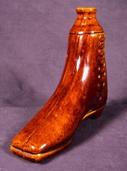 VERY RARE ANTIQUE AMERICAN 1850s LADY’S SHOE FLASK ROCKINGHAM YELLOW WARE MINT