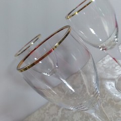 4 Crystal Gold Rim Wine Or Water Glasses 7″ Tall Holds 8oz