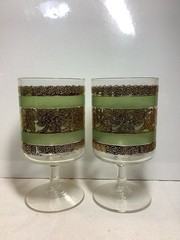 MT1101 Set Of 2 Vintage MCM Culver Starlyte Wine Glasses Gold & Green