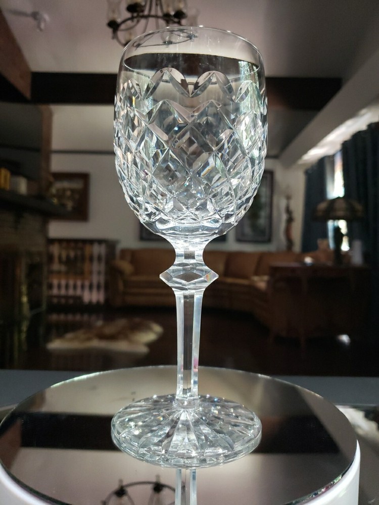 (1) Water Goblet Glass 7-1/2″ Crystal Old signed Waterford cut Powerscourt