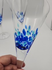 4 – Cobalt Blue Confetti Splash Hand Blown Art Glass Champagne Wine Glasses READ