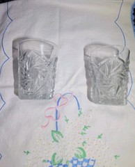 2 Small Tumblers Early American Pattern Glass EAPG DAISY n BUTTON