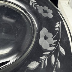 Vintage Set of 6 Depression Etched Leaf & Berry Flowers in Glass 8″ Salad Plates