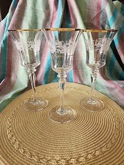 3 Mikasa 9″T Antique White Lace Middle Floral Crystal Water Goblets Gold Trim