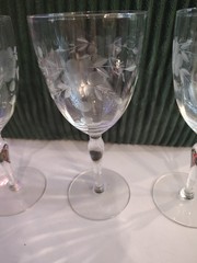 Set Of 3 vintage etched grape pattern crystal wine glasses(F2)