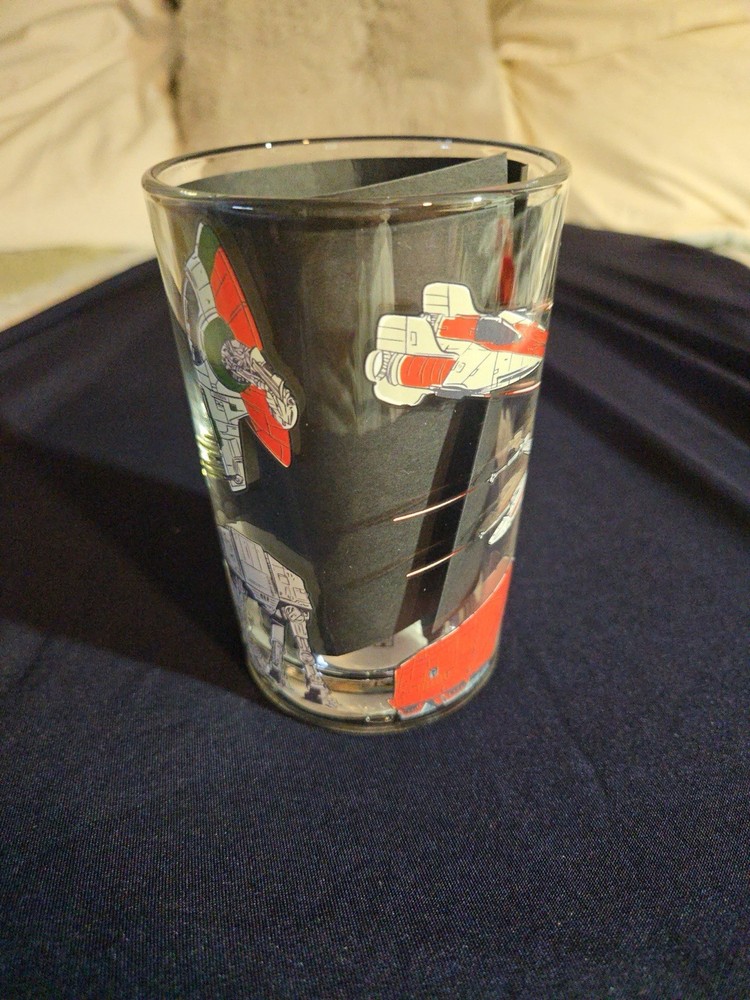 Beautiful, Collectible, Hallmark Star Wars Drinking Glass. EUC 5” Tall