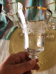 3 Mikasa 9″T Antique White Lace Middle Floral Crystal Water Goblets Gold Trim