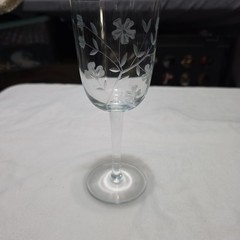 Vintage Crystal Etched Wine Glass 7 1/4″ Delicate Stem Elegant Floral Design