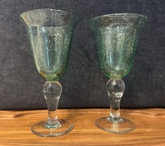 Artland IRIS Green Bubble Glass Water Wine Goblet Glasses 8.5″ Tall Set of 2