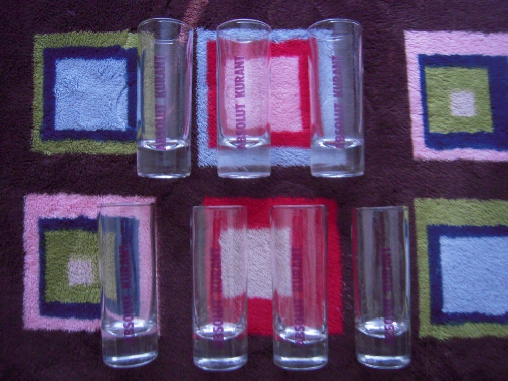  LOT OF 7 NOS VTG ABSULUT KURANT CLEAR GLASS SHOT GLASSES 1-1/2″ DIAM X 4-1/8″ H