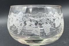 French Luminarc Emerald Green Beehive Stem Grape Etch Coordinating Wine Glasses